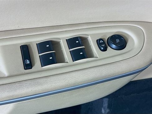 Used 2010 GMC Acadia SLT image 17