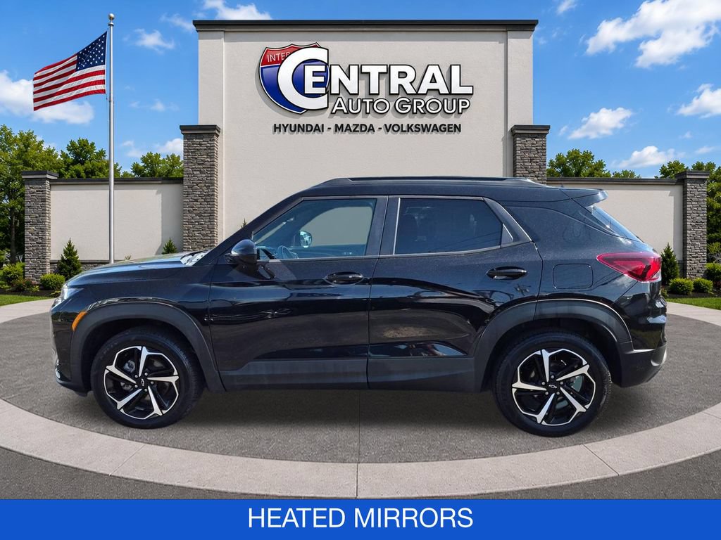 Used 2021 Chevrolet TrailBlazer RS w/ Sun and Liftgate Package AWD/4WD image 5