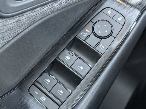 Used 2023 Nissan Rogue S image 6