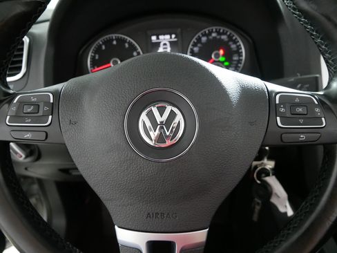 Used 2013 Volkswagen Eos Komfort FWD image 25