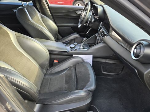 Used 2019 Alfa Romeo Giulia Quadrifoglio RWD image 15