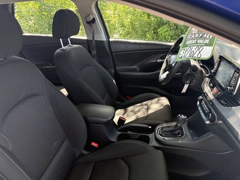 Used 2019 Hyundai Elantra GT FWD image 35