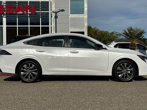 New 2026 Nissan Sentra SL w/ Floor Mat Package image 4