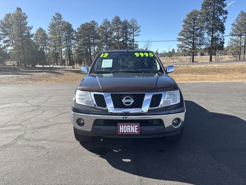 Used 2013 Nissan Frontier SL w/ Moonroof Pkg image 4
