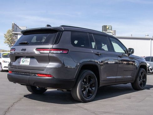 Used 2021 Jeep Grand Cherokee L Laredo image 7