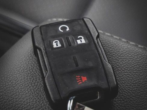 Used 2018 Chevrolet Silverado 1500 Custom w/ Custom Value Package image 6