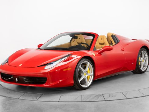 Used 2014 Ferrari 458 Spider RWD image 4