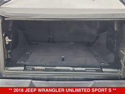 Used 2018 Jeep Wrangler Unlimited Sport S AWD/4WD image 33