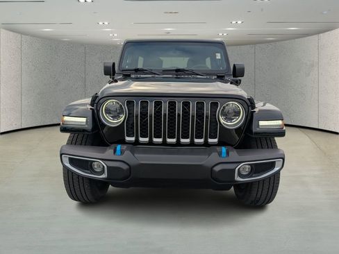 Used 2023 Jeep Wrangler Sahara image 8