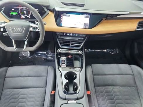 Used 2024 Audi e-tron GT Prestige w/ Prestige Package image 84