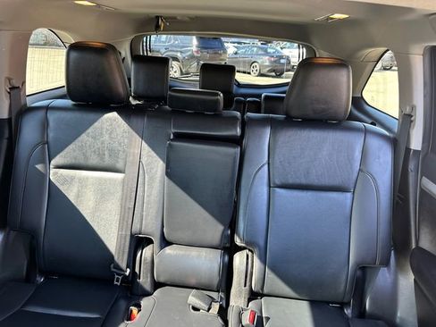Used 2019 Toyota Highlander XLE image 35