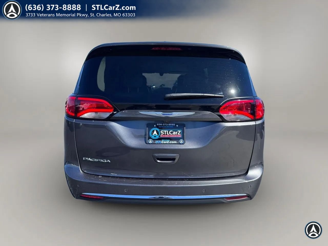 Used 2020 Chrysler Pacifica Touring-L Plus FWD image 4