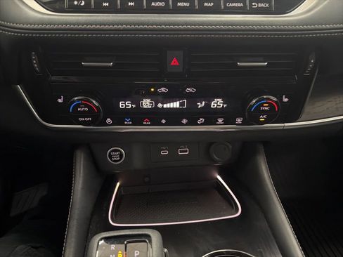 Used 2023 Nissan Rogue Platinum w/ Platinum Premium Package image 38