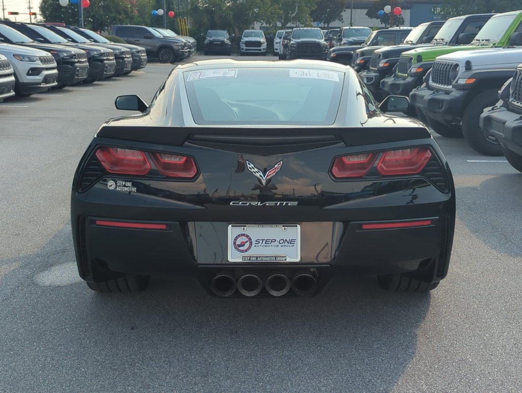 Used 2017 Chevrolet Corvette Stingray Coupe w/ Z51 1LT RWD image 5