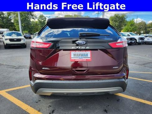 Used 2024 Ford Edge SEL w/ Convenience Package image 6
