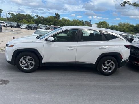 Used 2024 Hyundai Tucson SE image 2