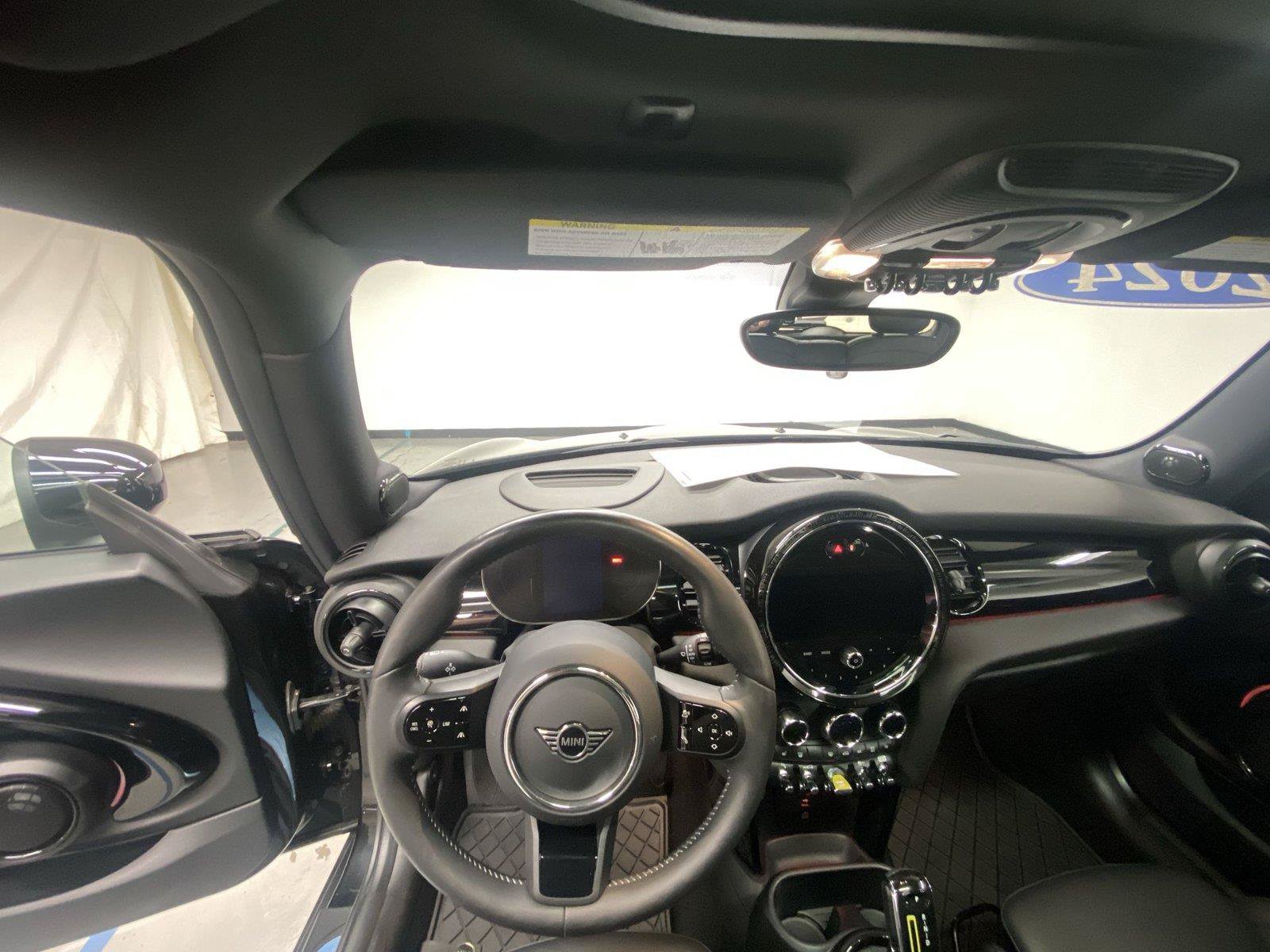 Used 2024 MINI Cooper SE FWD image 31