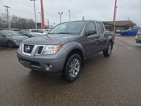 Used 2021 Nissan Frontier SV image 3