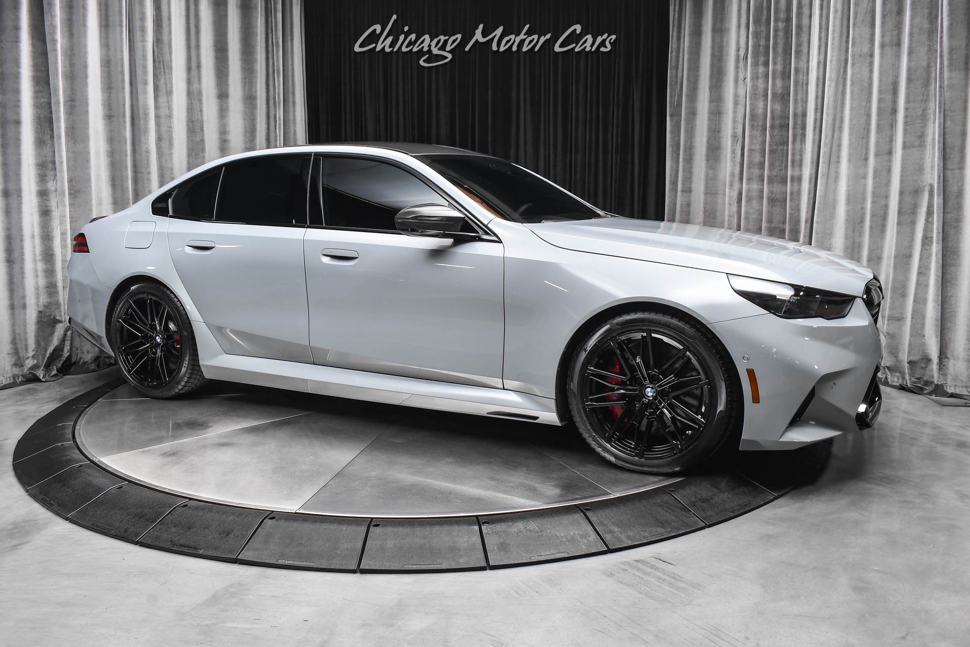 Used 2025 BMW M5 w/ Carbon Package AWD/4WD image 6
