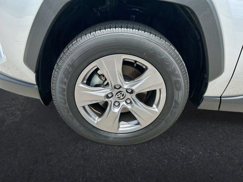 Used 2025 Toyota RAV4 LE AWD/4WD image 10