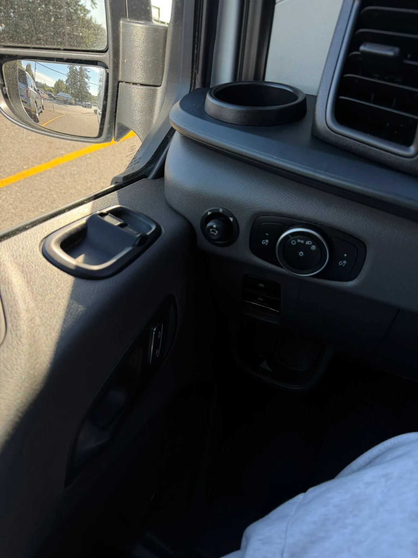 Used 2023 Ford Transit 250 Medium Roof RWD image 28