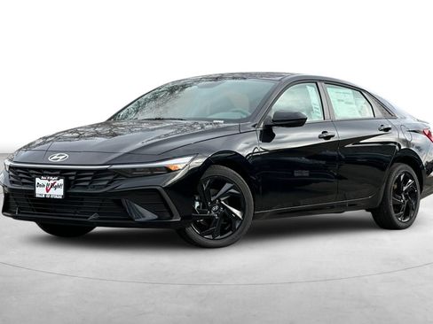 Used 2026 Hyundai Elantra Sport FWD image 2