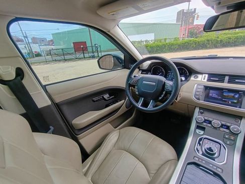 Used 2017 Land Rover Range Rover Evoque SE AWD/4WD image 49