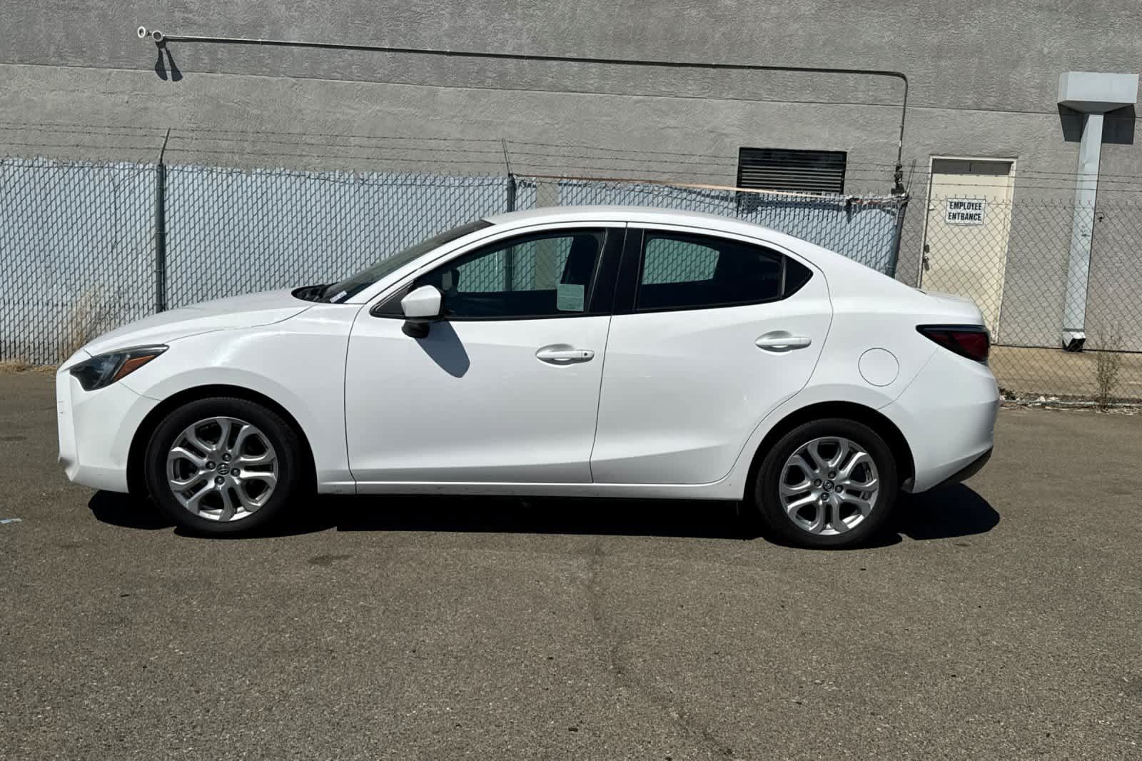 Used 2018 Toyota Yaris iA FWD image 2