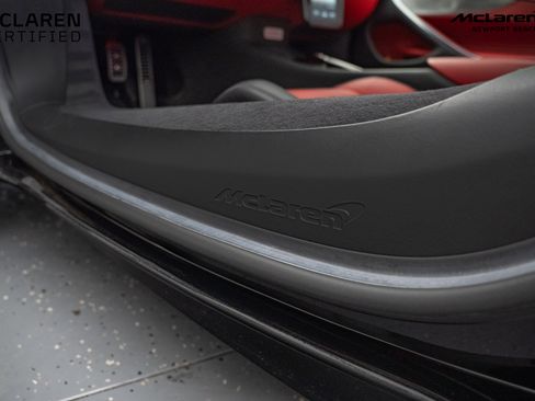 Used 2024 McLaren Artura image 25