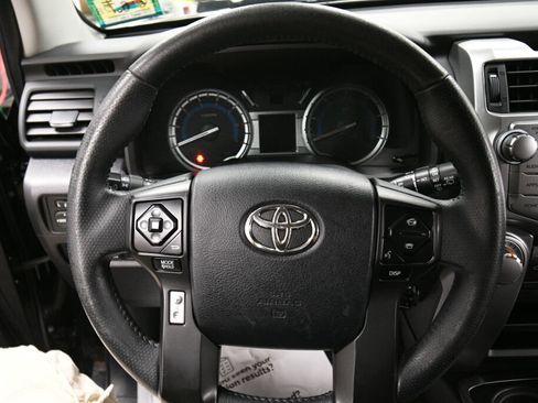 Used 2017 Toyota 4Runner SR5 Premium AWD/4WD image 12