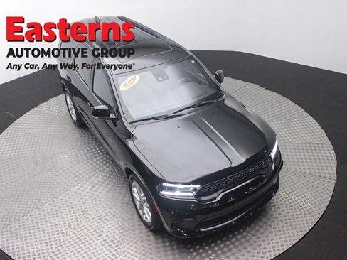 Used 2024 Dodge Durango GT RWD image 3