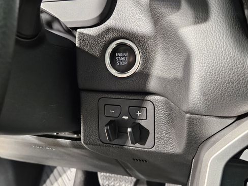 Used 2023 Toyota Tundra Limited image 33