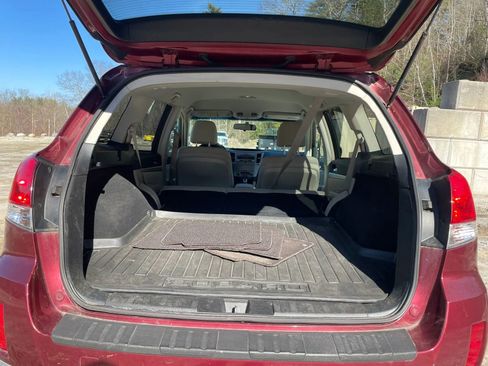 Used 2011 Subaru Outback 2.5i Premium w/ All-Weather Pkg AWD/4WD image 23