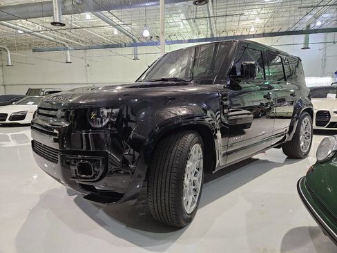 Used 2024 Land Rover Defender 110 V8 image 57