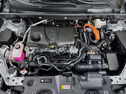 Certified 2025 Toyota RAV4 LE AWD/4WD image 28