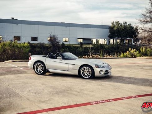 Used 2003 Dodge Viper SRT-10 image 36