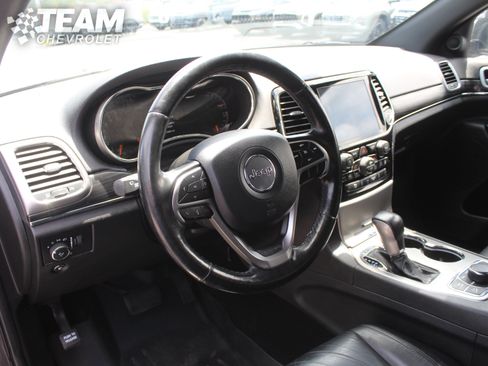 Used 2019 Jeep Grand Cherokee Limited AWD/4WD image 12