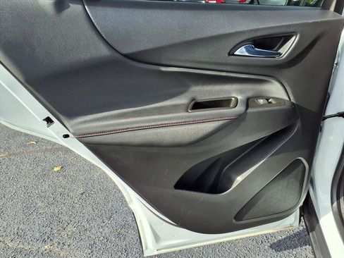 Used 2022 Chevrolet Equinox RS w/ LPO, Floor Liner Package image 7