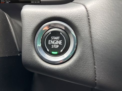 Used 2023 Chevrolet Suburban Premier image 27