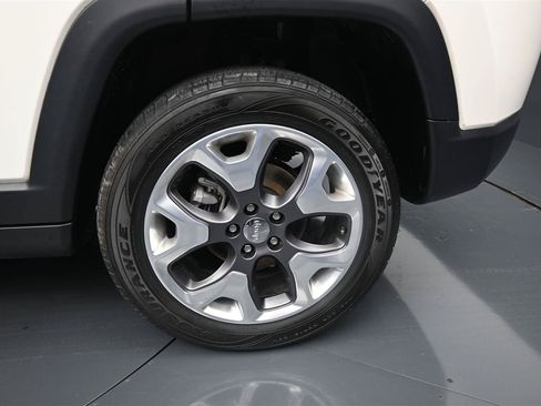 Used 2020 Jeep Compass Limited AWD/4WD image 18