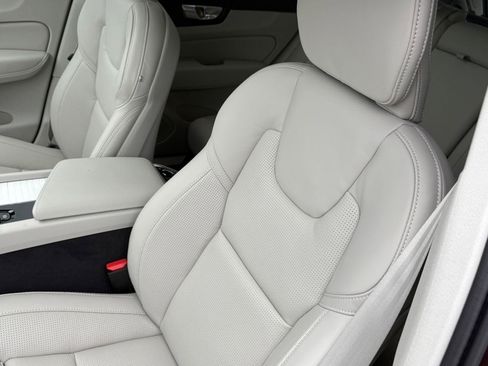 New 2026 Volvo XC60 B5 Ultra w/ Protection Package Premier AWD/4WD image 19