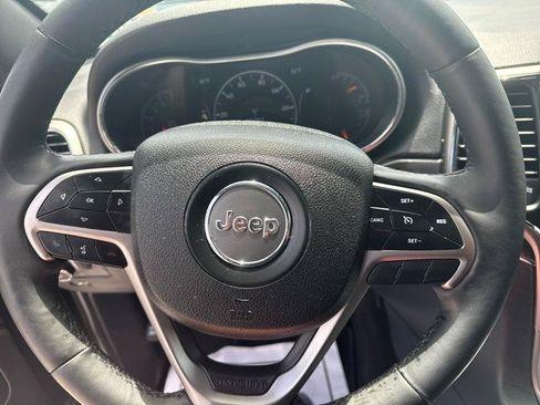 Used 2018 Jeep Grand Cherokee Limited RWD image 15
