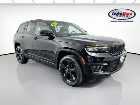 Used 2022 Jeep Grand Cherokee Altitude AWD/4WD image 1