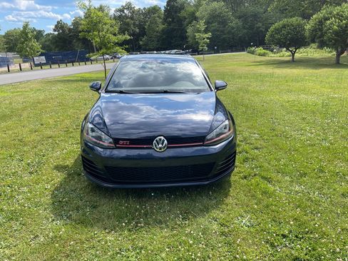 Used 2016 Volkswagen GTI SE FWD image 11