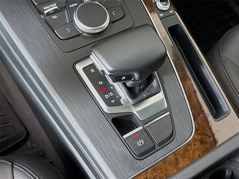 Used 2020 Audi Q5 2.0T Premium w/ Convenience Package image 15