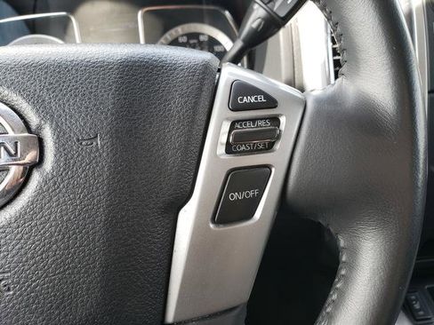 Used 2017 Nissan Titan SV AWD/4WD image 25