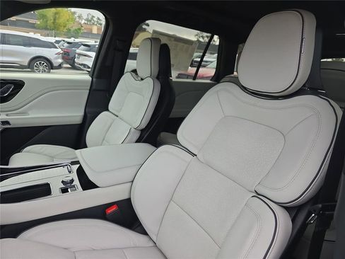 New 2026 Lincoln Aviator Black Label AWD/4WD image 16