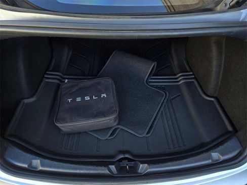 Used 2018 Tesla Model 3 Long Range image 22