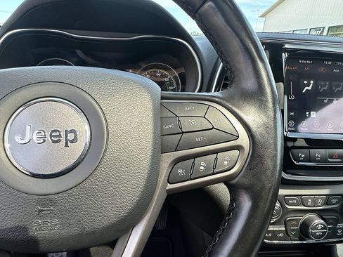 Used 2021 Jeep Cherokee Limited AWD/4WD image 36