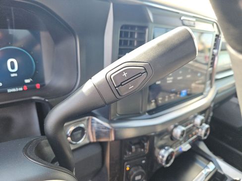 Used 2025 Ford F250 Lariat image 14